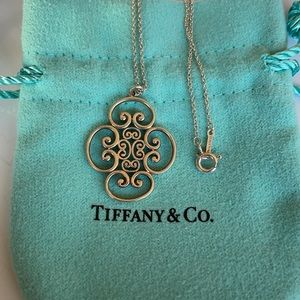 Authentic Retired sterling silver Tiffany & Co. Elsa Peretti Scrolll necklace.